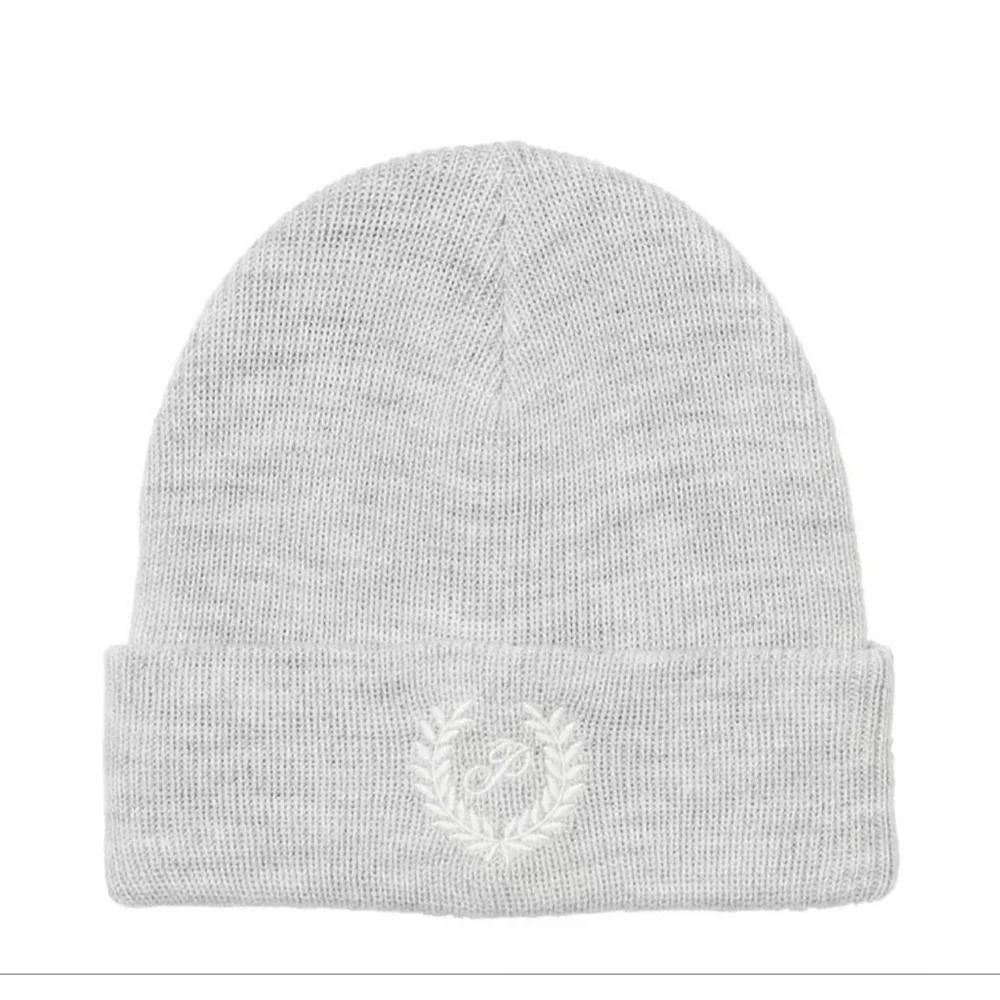 Women's grey beanie Victoria's Secret One Size NWTS PINK